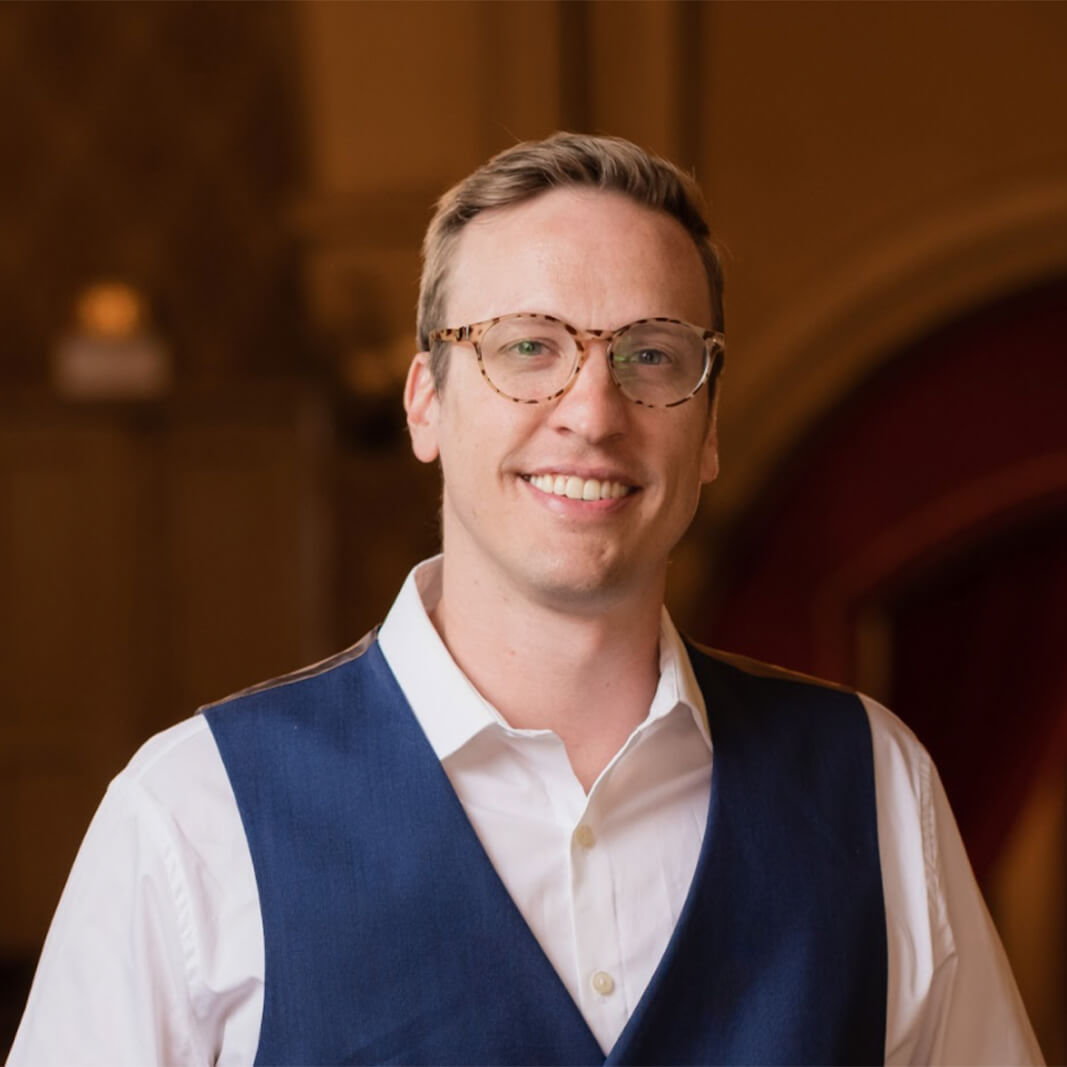Athenaeum-Center-Chicago-Executive-director-producer-Lawrence-Daufenbach-headshot-square